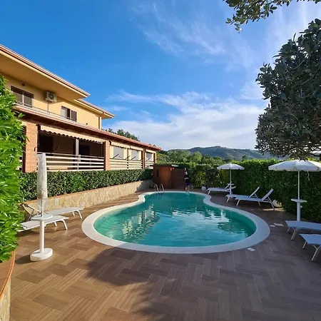 Artemide לינה וארוחת בוקר