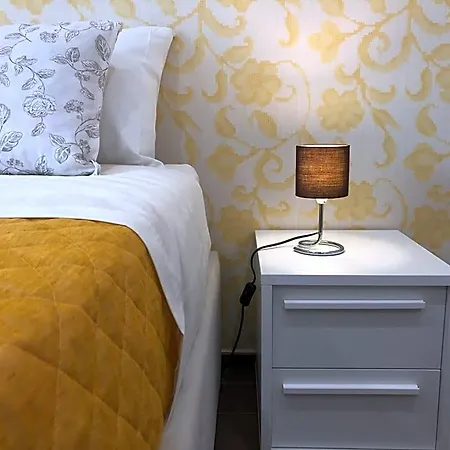 Artemide 4*